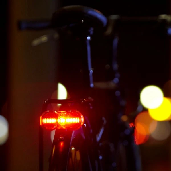 B&M Busch & Müller - Toplight Flat S - Feu Arrière Sur Pile 3 B&M Busch & Müller - Toplight Flat S - Feu Arrière Sur Pile – Image 3