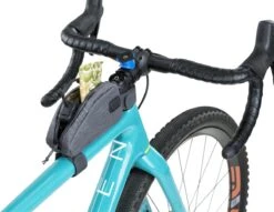 Evoc - Sacoche De Bike Packing Pour Tube Supérieur 0,5 L -Magasin De Vélos evoc sacoche bike packing tube superieur 500 ml montee ouverte 3840x2160