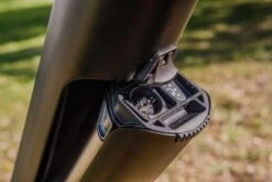 Fazua Ride 50 - Locker PX - Mécanisme De Verrouillage Pour Drivepack (ensemble Batterie/moteur) -Magasin De Vélos fazua locker px systeme verrouillage drivepack detail 2 3840x2160